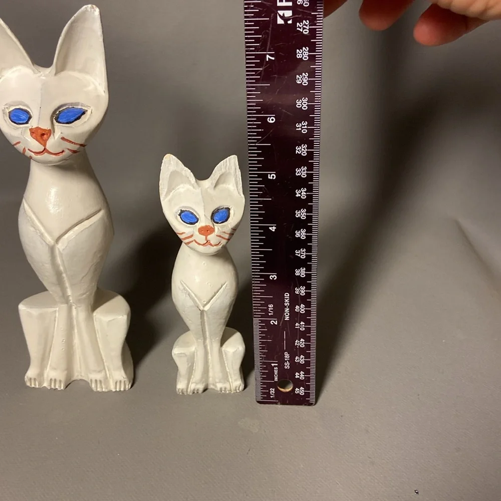 White 3 Wooden Cats Figurine Set